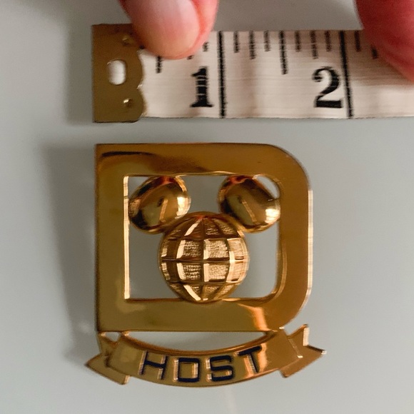 Walt Disney Attractions Guest Relations Host Official Pin - Picture 10 of 12